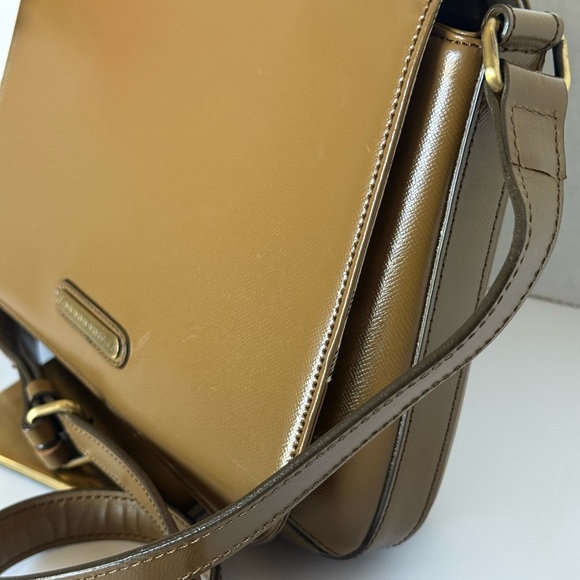 Authentic Limited Edition Crossbody/Shoulder Leather Bag Burberry. - Picture 5 of 17
